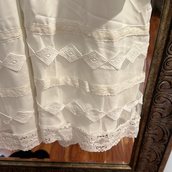 Summer white dress - Picture 2 of 4